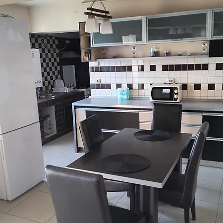 Modern 3 Ultracentral Mcdonalds A20 *