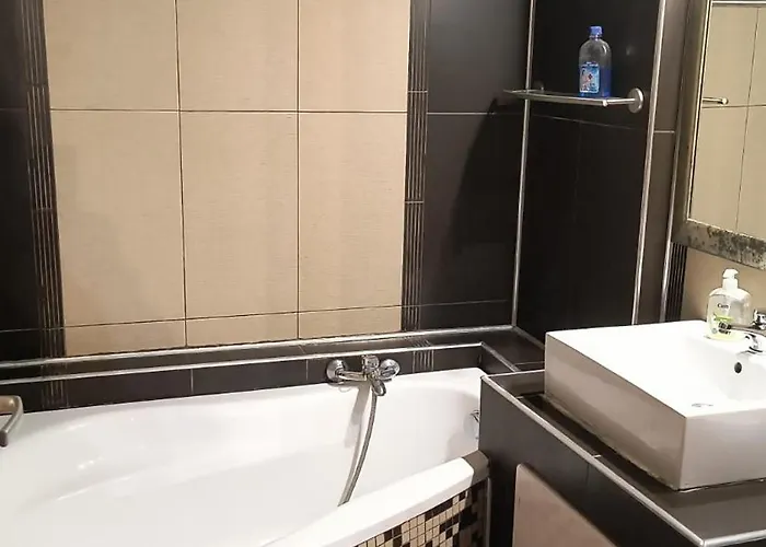 Modern 3 Ultracentral Mcdonalds A20 * كرايوفا