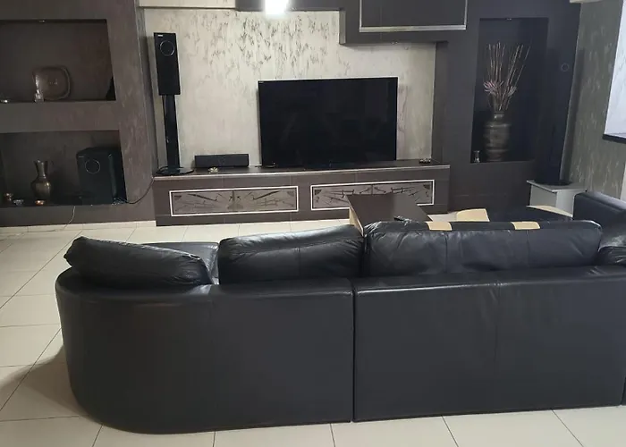 Modern 3 Ultracentral Mcdonalds A20 * Craiova