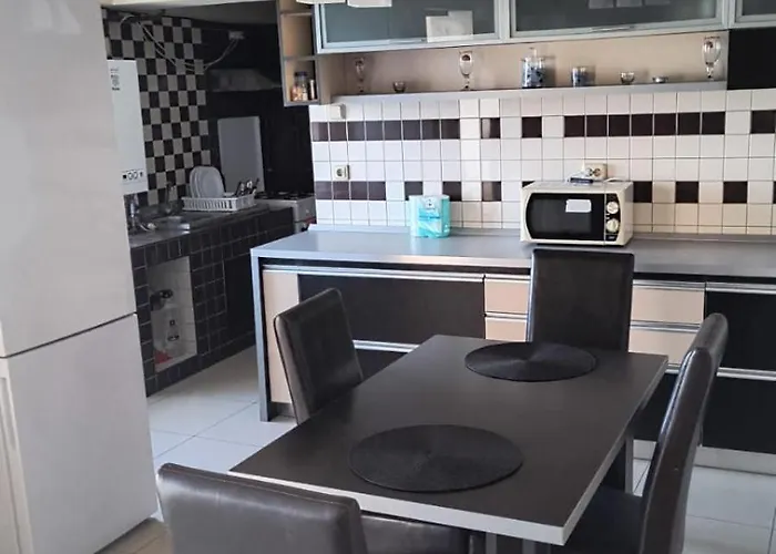 Modern 3 Ultracentral Mcdonalds A20 *