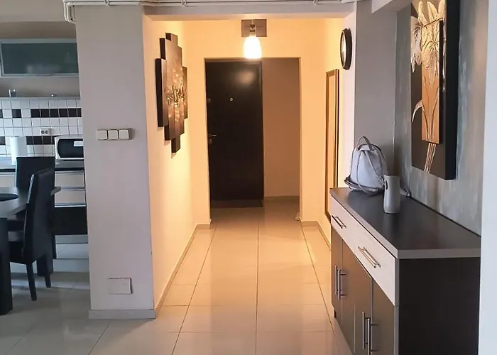 Modern 3 Ultracentral Mcdonalds A20 * Craiova